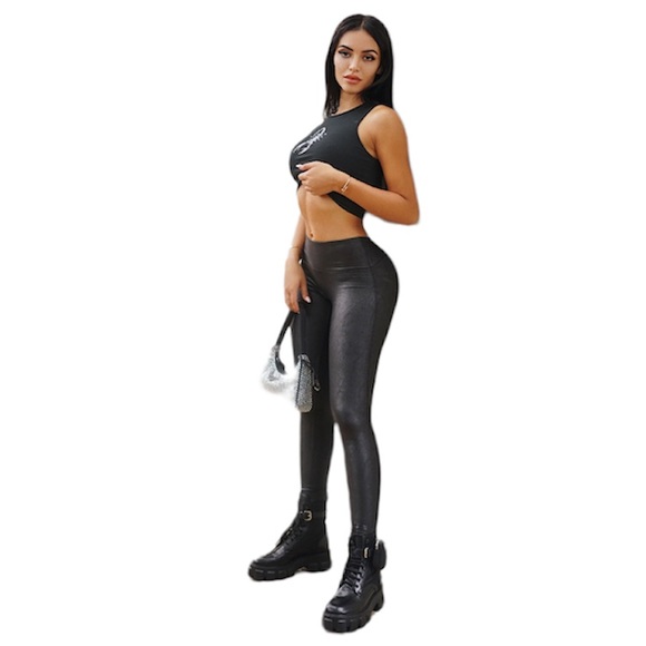 Fashion nova coated leggings - Picture 4 of 5